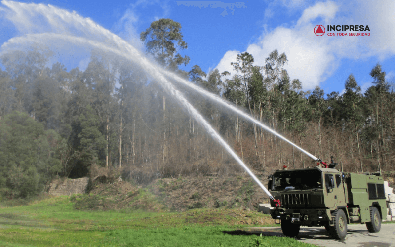 tipos de camiones de bomberos militares